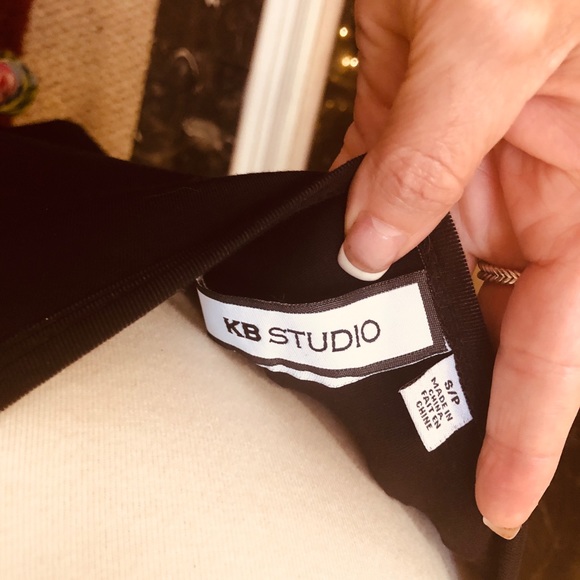 Butterfly 🦋 sleeve Flowy Top! - Picture 8 of 10